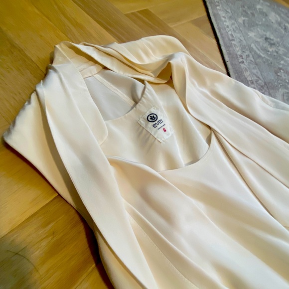 Beautiful Dream Dress for Business or Wedding Guest - Picture 1 of 3